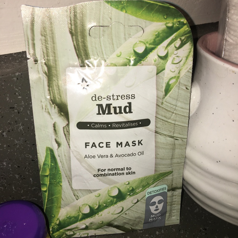 De-stress Mud Face Mask w/aloe Vera & Avocado oil.For normal to combination skin - Picture 4 of 12